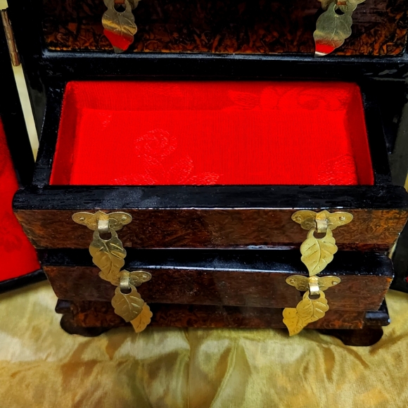 Vintage Chinese Lacquer Handcrafted Jewelry Box - Picture 5 of 7
